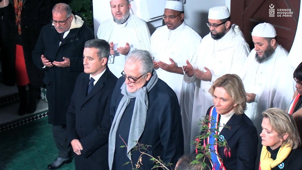 Le ministre Gérald Darmanin à la Grande Mosquée de Paris