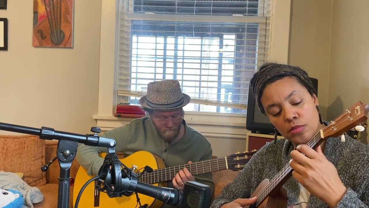 Winters dream - a Baritone ukulele and classical guitar improvisation. 