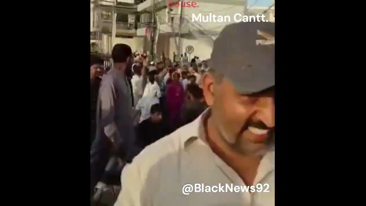 Viral Videos of PTI Supporters Attack Army - Imran Khan News