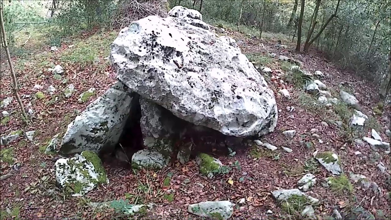 D&oacute;lmenes Seakoain I - II. Uharte Arakil, Navarra.