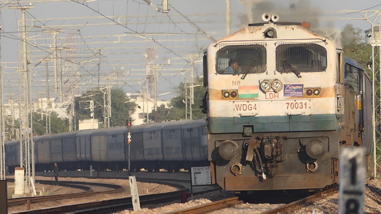 Long Curve Diesel EMD locomotive | Goods Parcel Train | Indian Railways | NWR Dausa Gangapur line