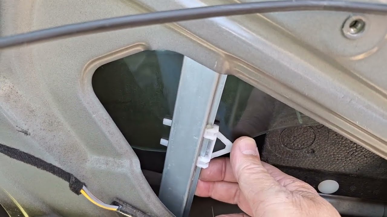Installation electric window mechanism Panda 2008 Montage elektrische raammeganisme Fiat Panda