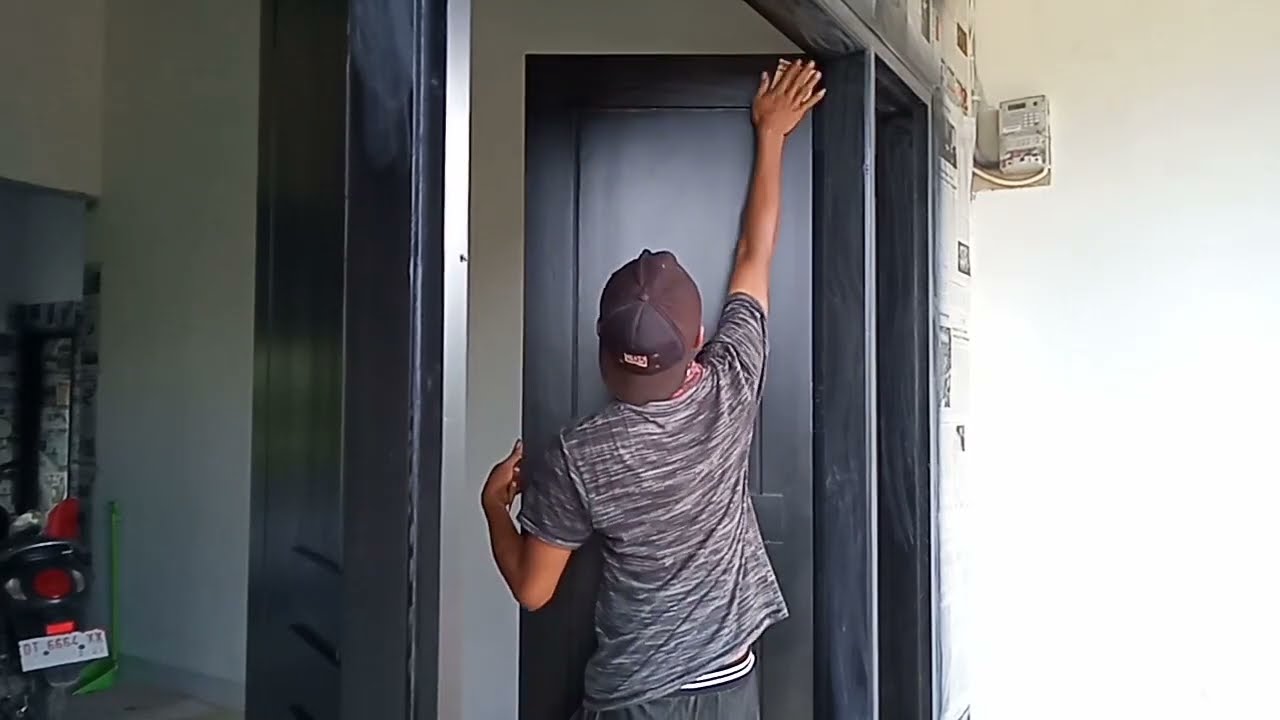 cara finishing hitam dof pada pintu,kusen dan jendela kayu hasil bagus. @TukangKayuAbalAbal