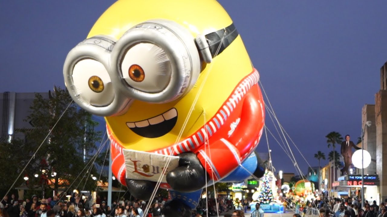 Universal Orlando Holiday Celebrations! | Grinchmas, Universal Holiday Parade & Wizarding World!