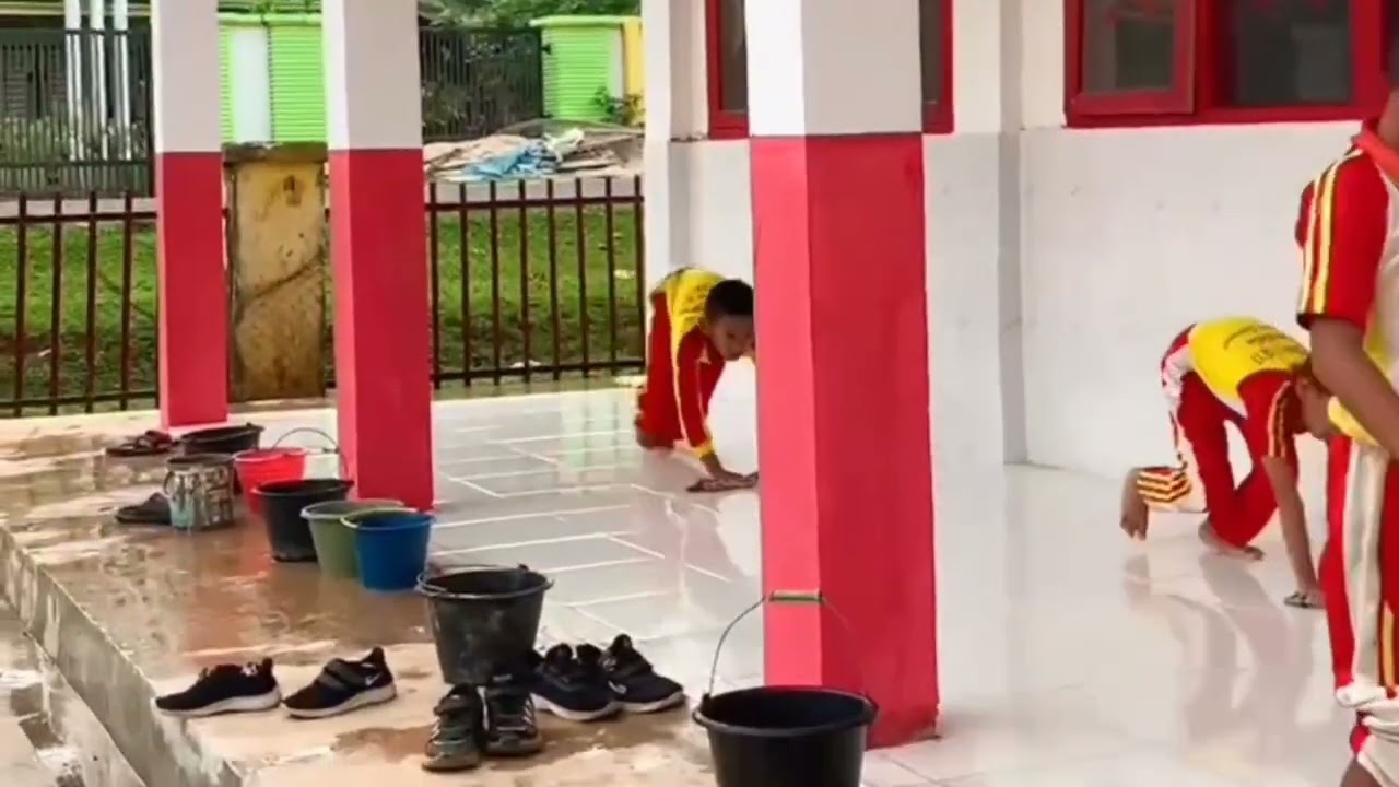 Kurve Bungo Baru Bungo Bersih SD Negeri 12/II Empelu, Membersihkn Lingkungn Sekolah & Tempat Ibadah.