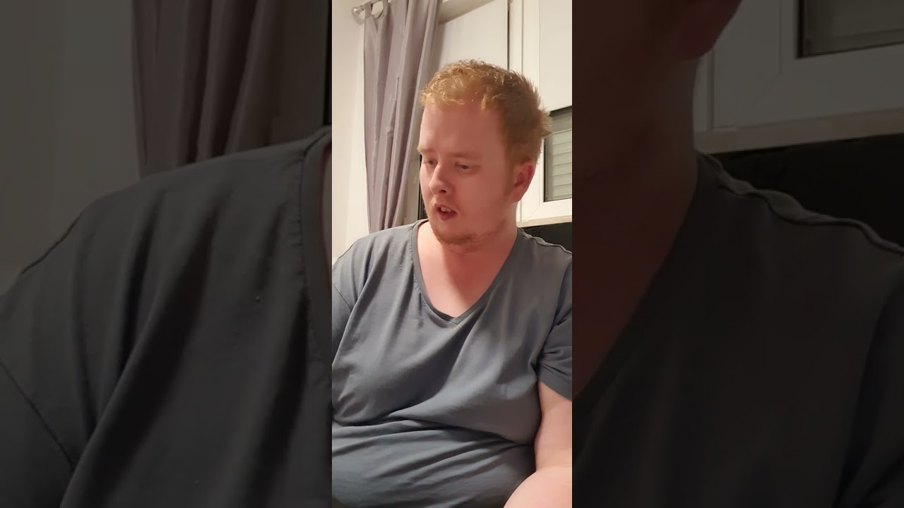 Das nächste schauspieler Video mit Mark wahlburg und dwayne Johnson