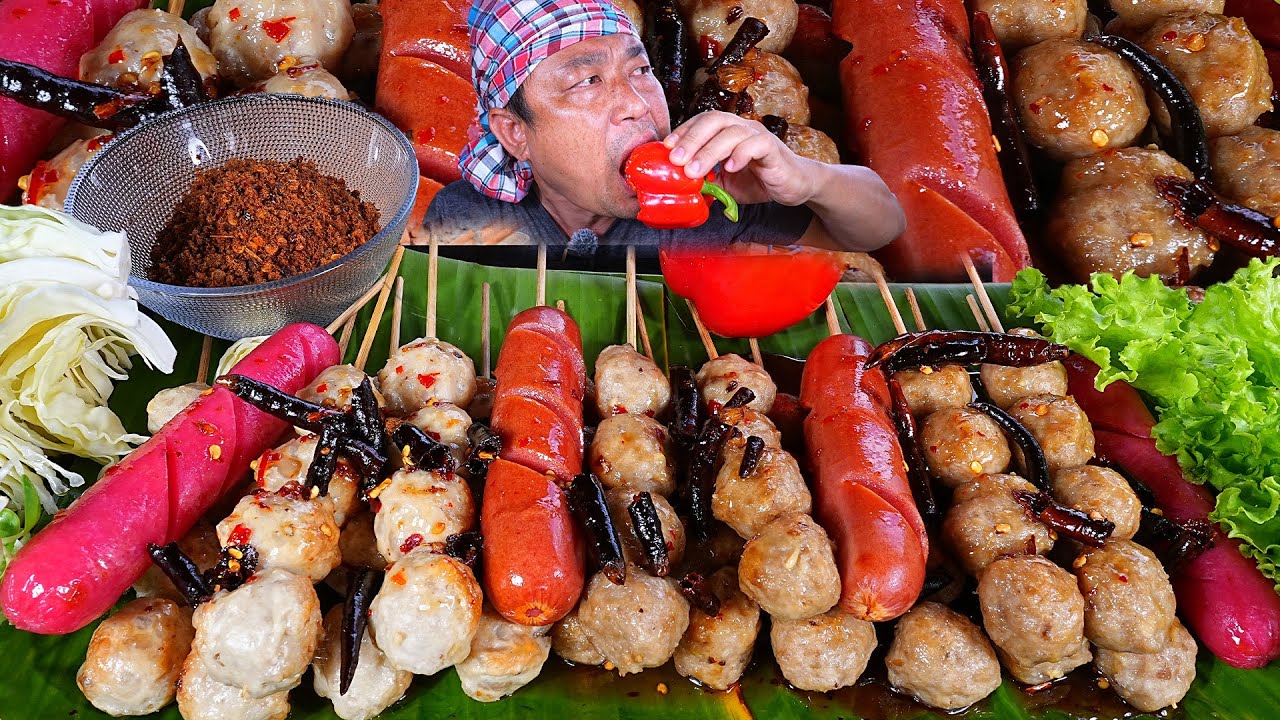ลูกชิ้นเอ็นหมู/เนื้อ 20 ไม้ กินกับ น้ำพริกนรกแมงดา -14-08-2025-