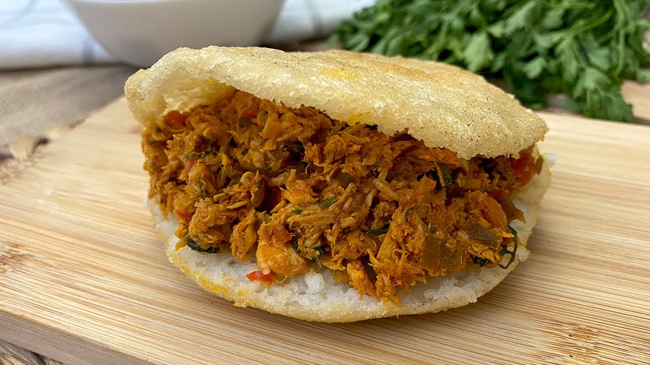 Arepa de Pescado, Tradición y Sabor en Cada Bocado