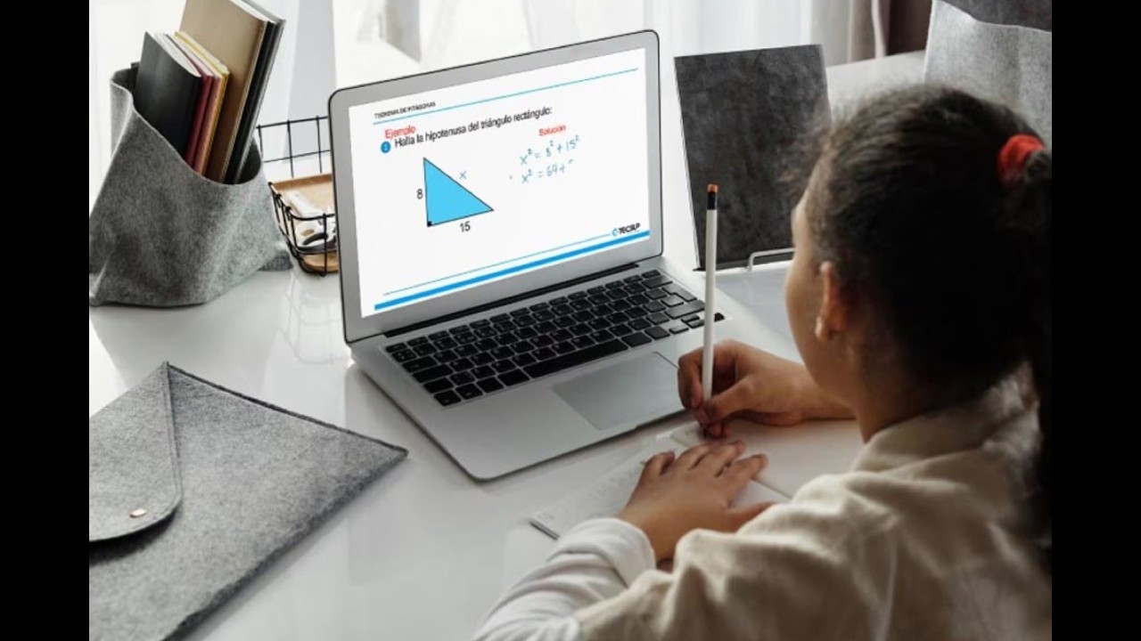 Minedu oficializa clases virtuales: ¿Cuánto afecta socialmente la virtualidad a los jóvenes?