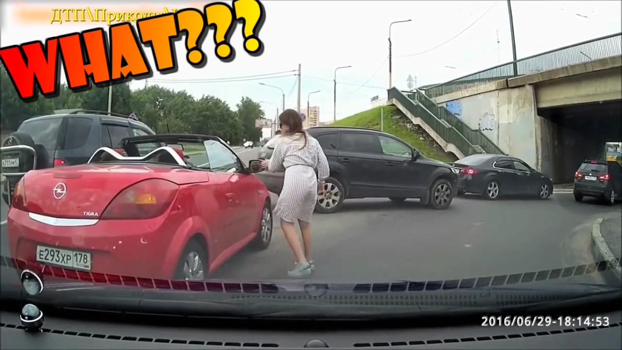MUJERES AL VOLANTE &iexcl;PELIGRO CONSTANTE! | WOMEN DRIVING FAILS