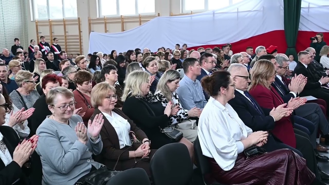Warzyn. Nadanie imienia szkole.