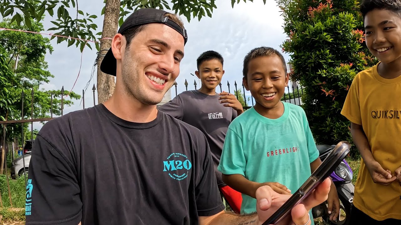 $100 phone for Indonesian legend 🇮🇩
