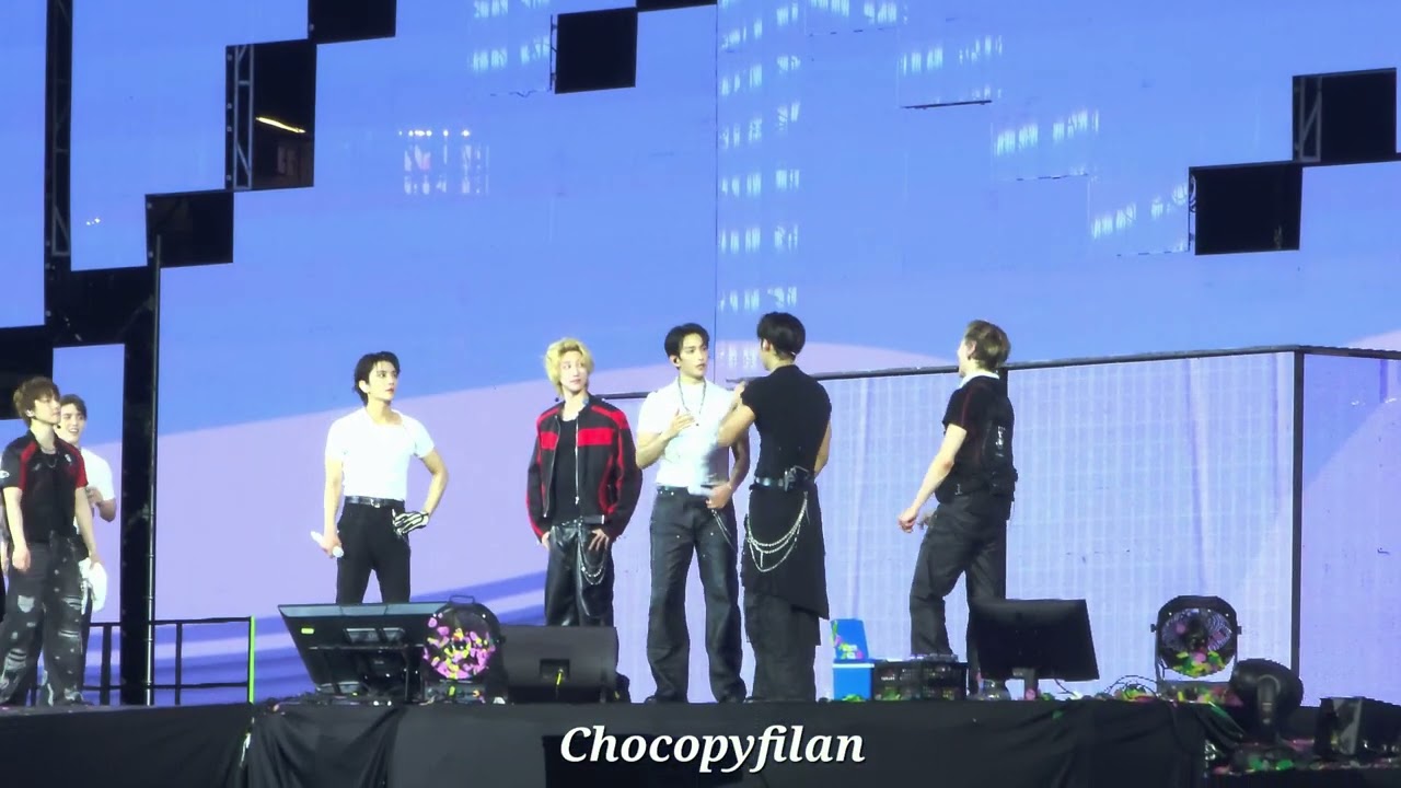 260307 SEVENTEEN NEW_ in Singapore - Ment.