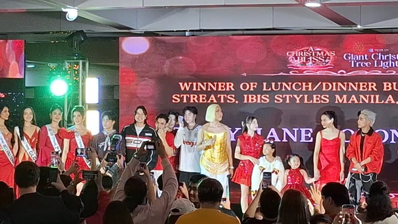 Giant Christmas Tree Lighting @Araneta City ft..Vice Ganda, Fyang Smith, Josh Cullen
