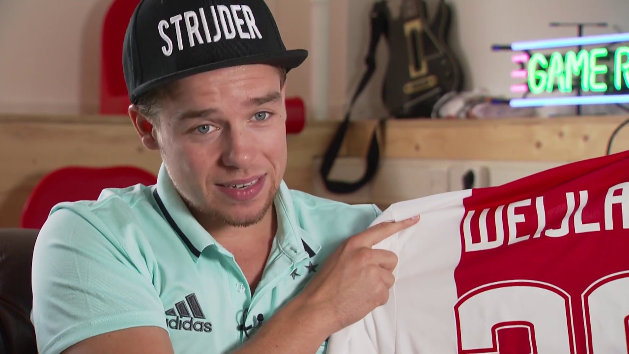 Gamer Koen Weijland speelt FIFA voor Ajax