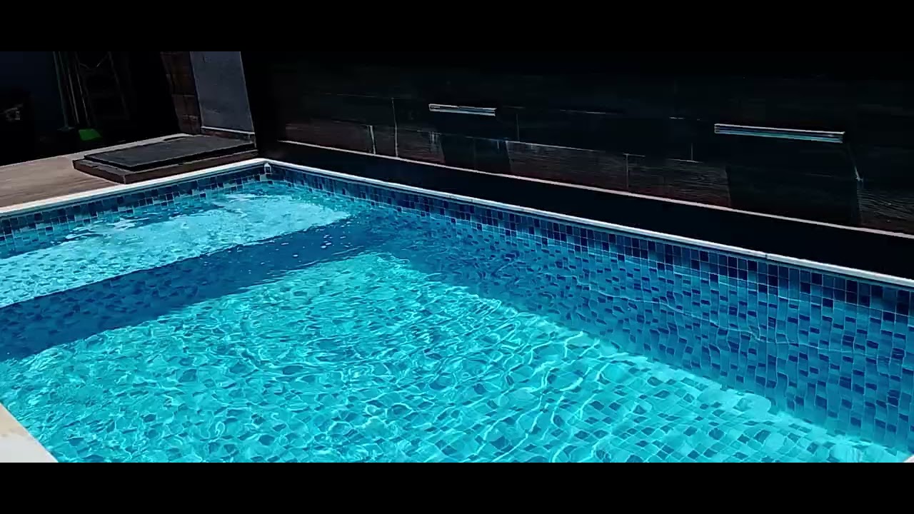 Será que a água da piscina está boa?