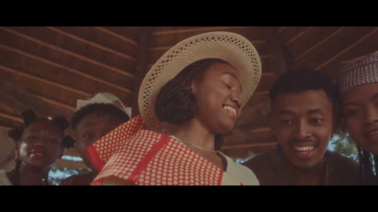 Krismasy mizara hafaliana miaraka amin'i Orange Madagascar ! 🎄