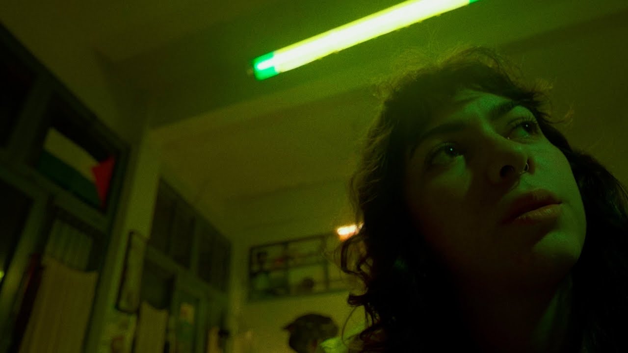 Della - waste (Official Video)