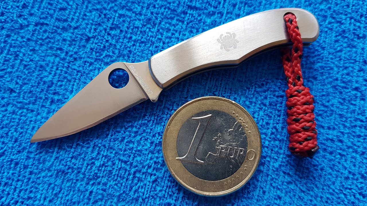 Spyderco Bug C133P a escena: La esencia de la marca reducida al mínimo.
