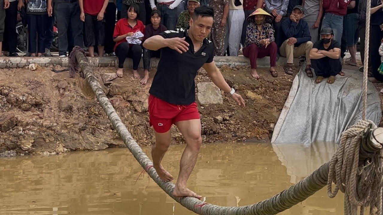 Đi Cầu Th&ugrave;m Tr&ograve; Chơi d&acirc;n Gian Hội Đ&igrave;nh Tr&agrave; Sơn 