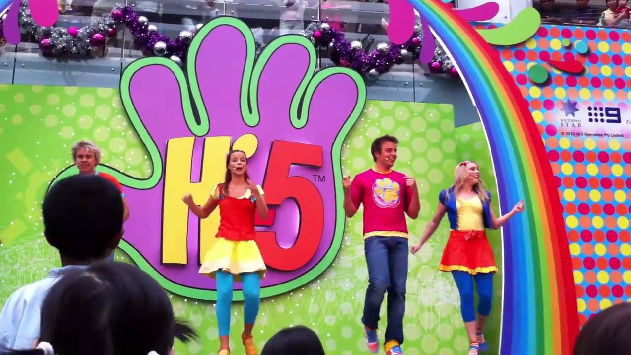 12 05 Hi 5 at Marina Square