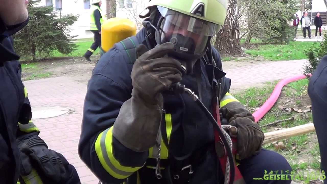 Atemschutzübung bei der freiwilligen Feuerwehr in Braunsbedra am Geiseltalsee