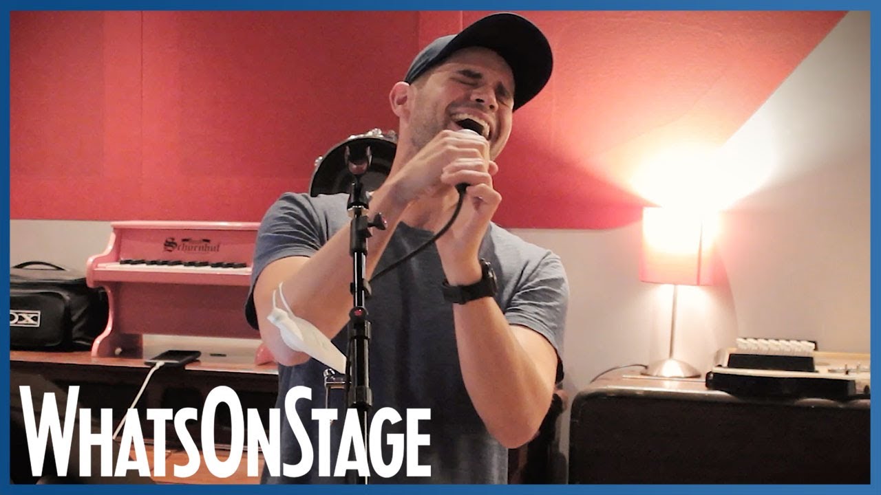 Jeremy Jordan sings 