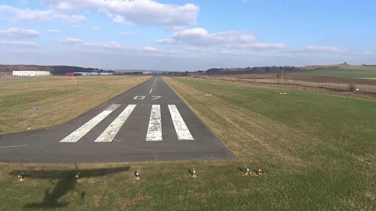 Chemnitz/ Jahnsdorf, direkte  Landung Piste 07