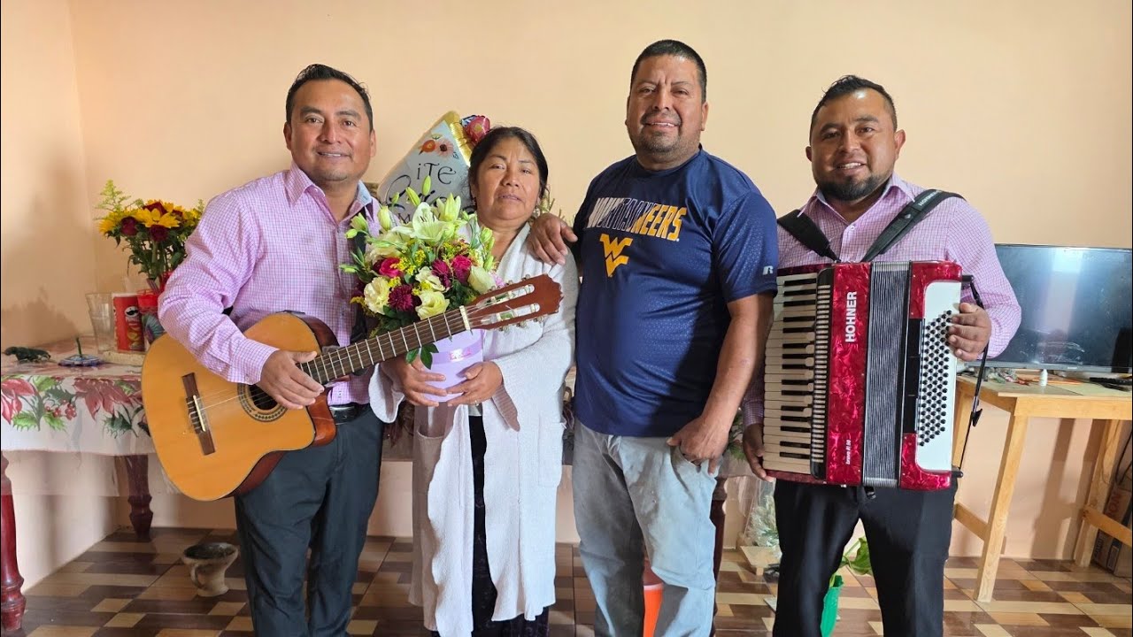 Cumpleaños Sorpresa de Doña Felipa en Canama San Juan Mixtepec Juxtlahuaca Oaxaca México