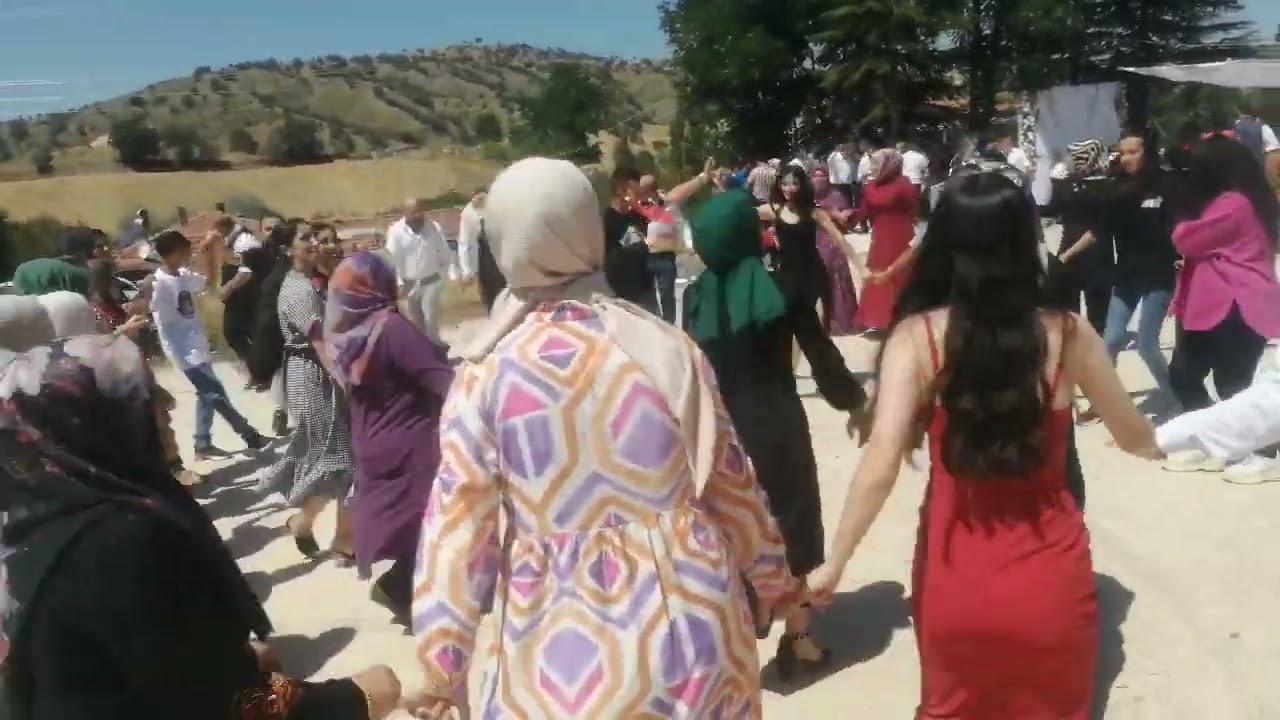 ÇORUM UGURLUDAĞDAN DA ÇANKIRI KIZILIRMAK CACIKLAR KÖYÜ DEN İLHAN TÜRK ÜN OĞLU KAAN IN NİŞANMERASİMİ