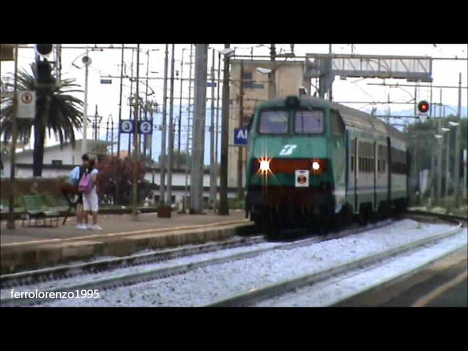 Treni ad Albenga estate 2008 parte 1/4.wmv