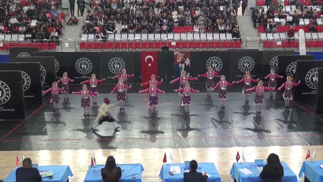 2026 Antalya Halk Oyunları Minikler 1. si Hanım Ömer Çağıran İlkokulu