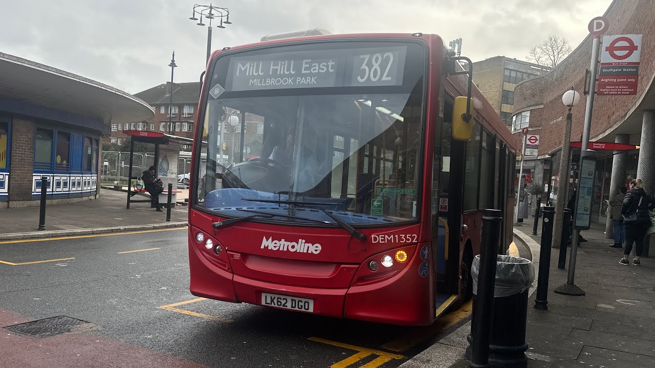 *TERRIBLE HILL CLIMBS* Journey on route 382 (DEM1352) (LK62DGO) | Metroline