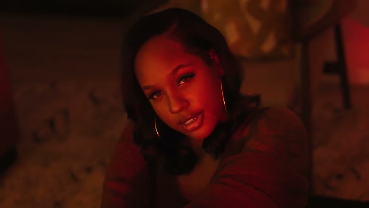 LaRae – Love & Poetry (Official Visualizer)