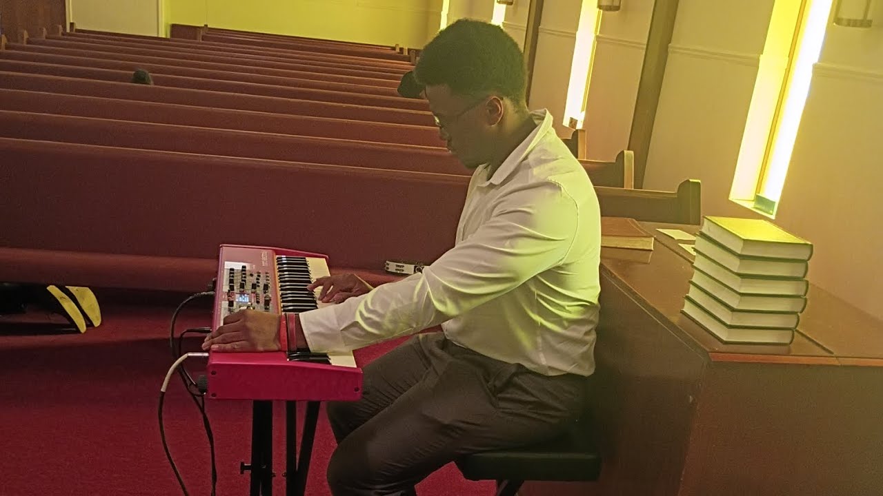 Sunday service Praise & Worship #MtCalvaryHOGSIC 