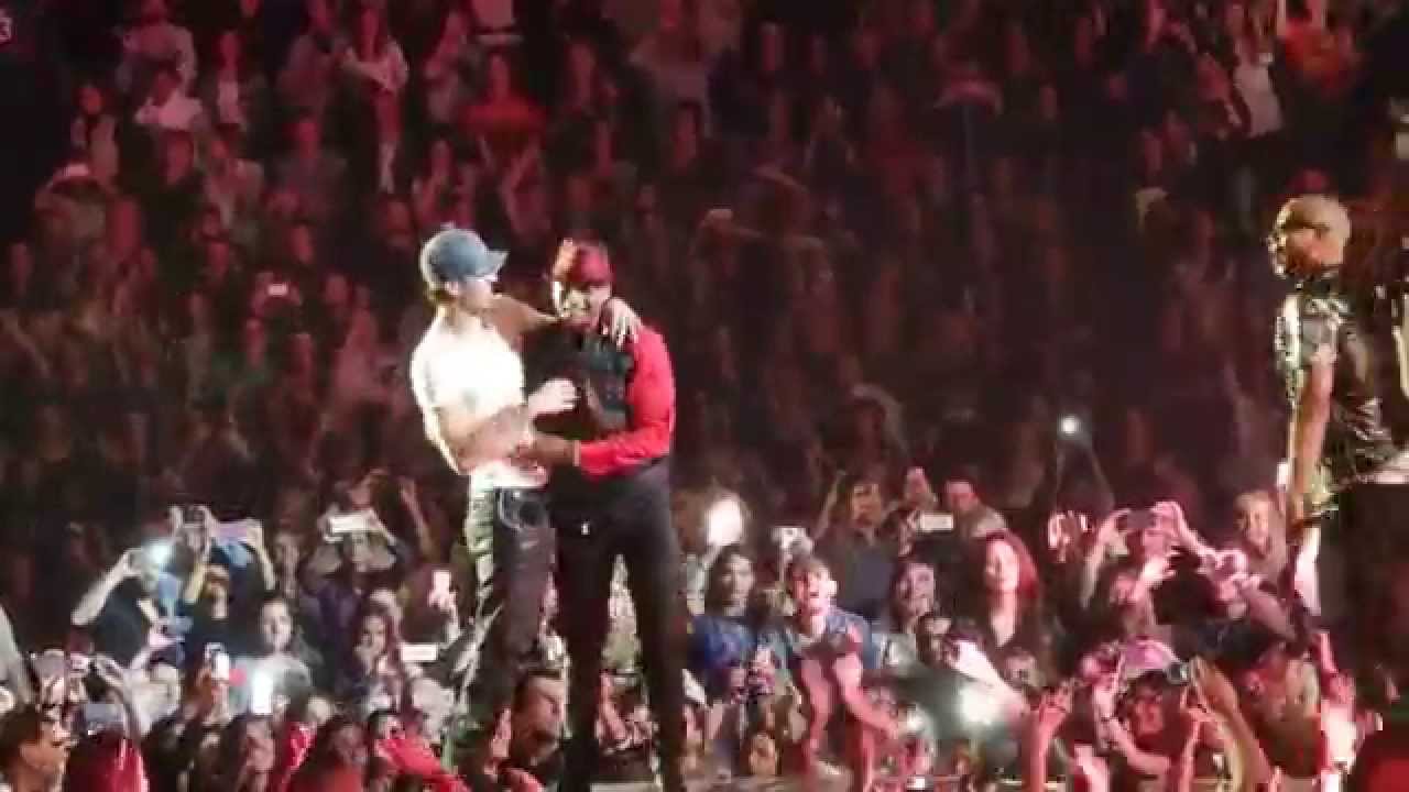13.11.2014 Barcelona - Enrique Iglesias, Bailando (HD)