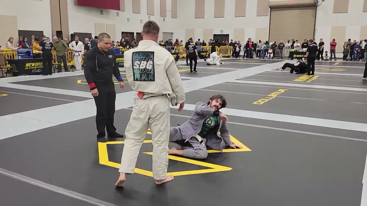Interesting BJJ White Belt Match. Augusta New Breed.