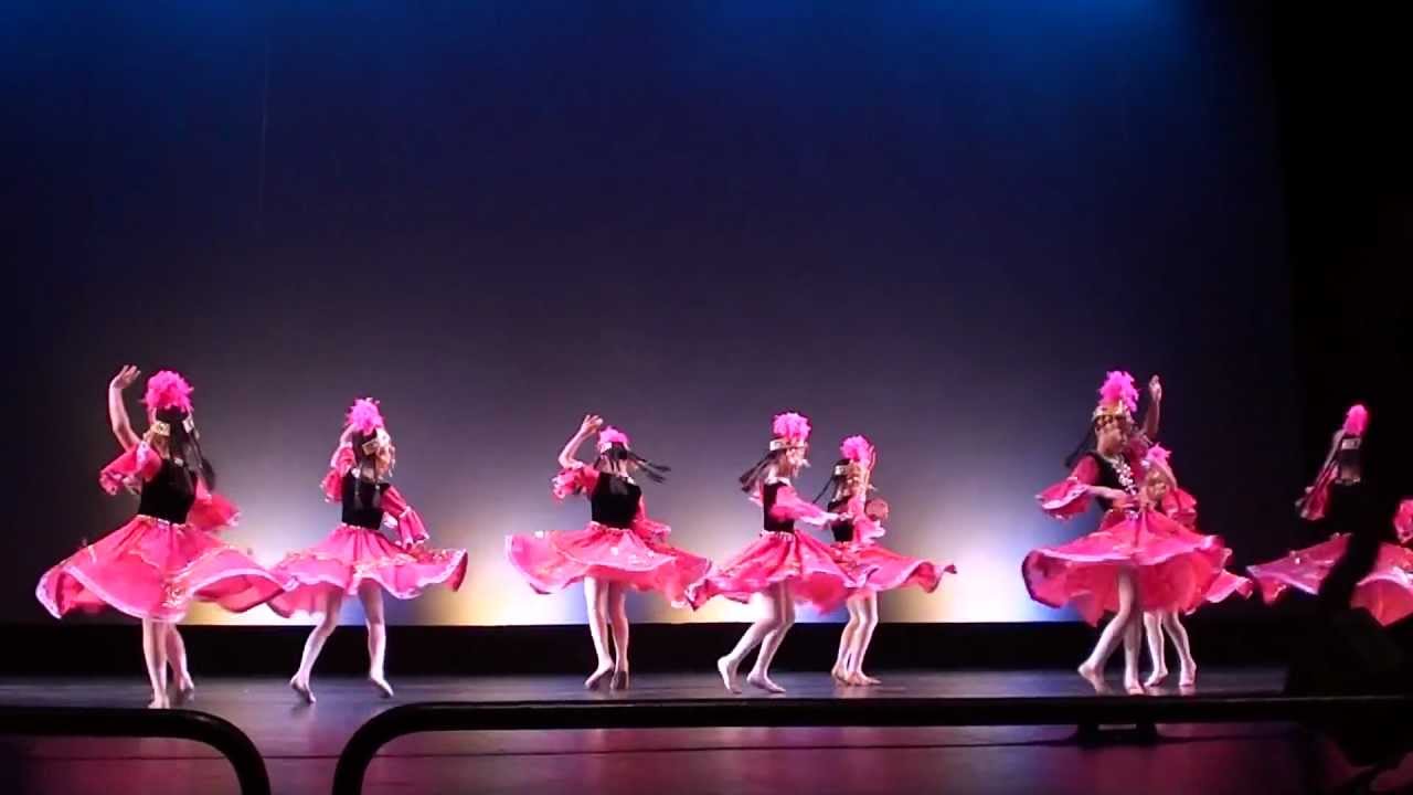 《新疆铃鼓舞》Uighur tambourine dance Dress Rehearsal 1/15/2012