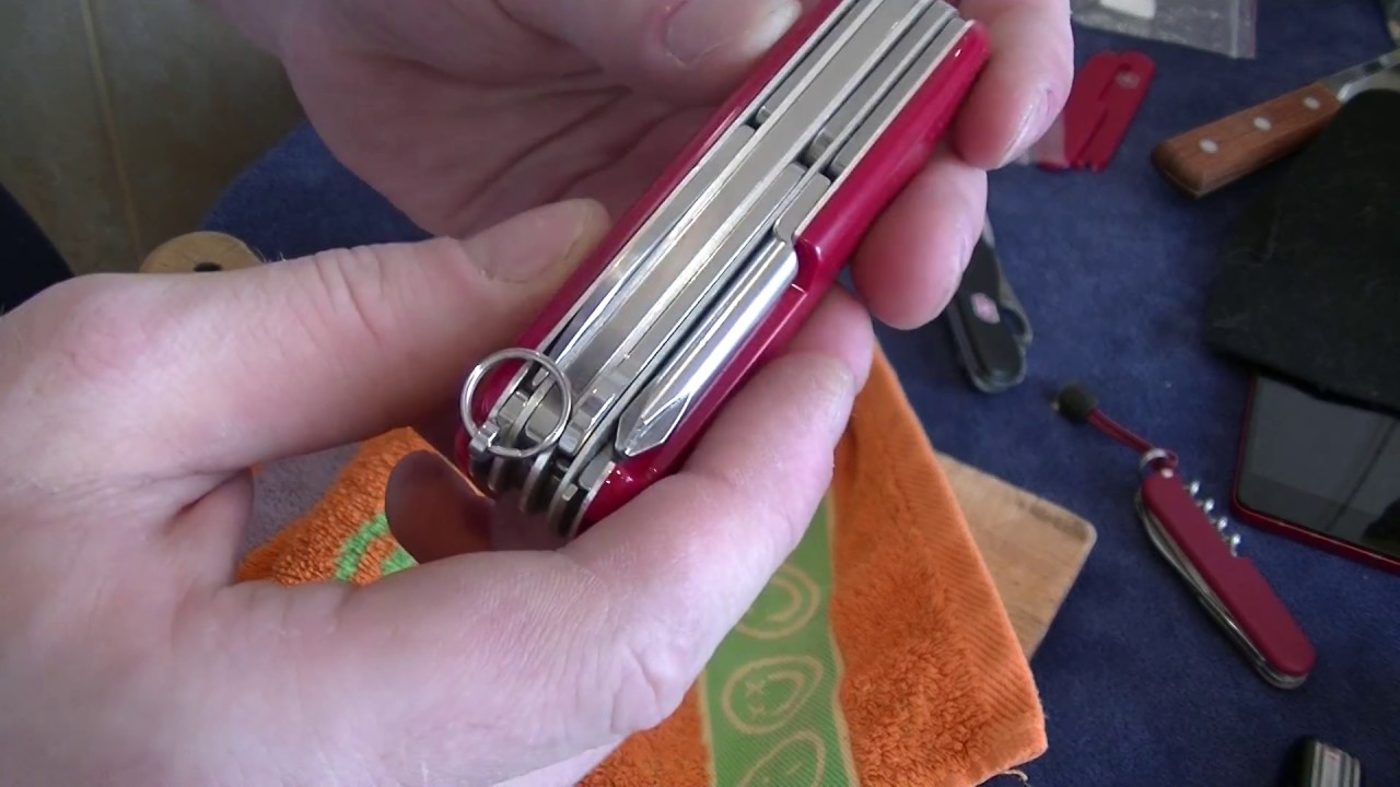 Victorinox меняем накладки, добавляем ручку, чистим, смазываем.