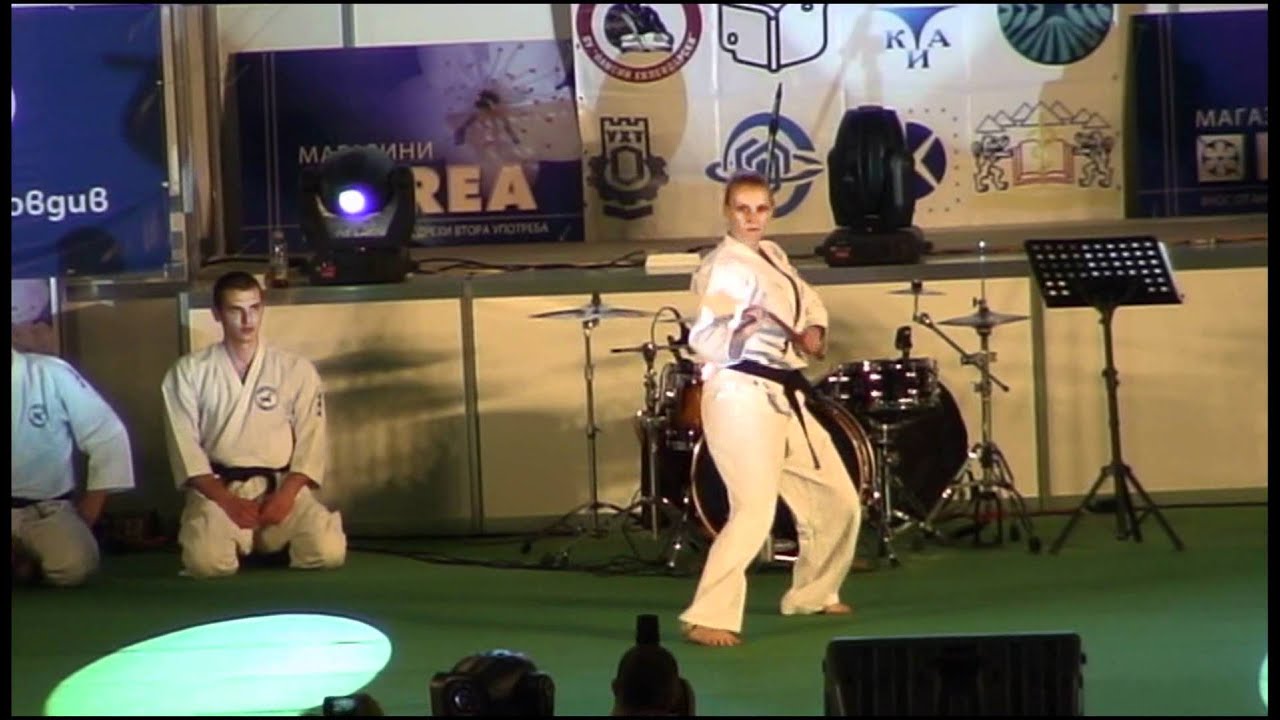 Yamashita KOBUDO-sensei Borislava Pakosyan 4 dan-SUIBUKAN Bulgaria 2012