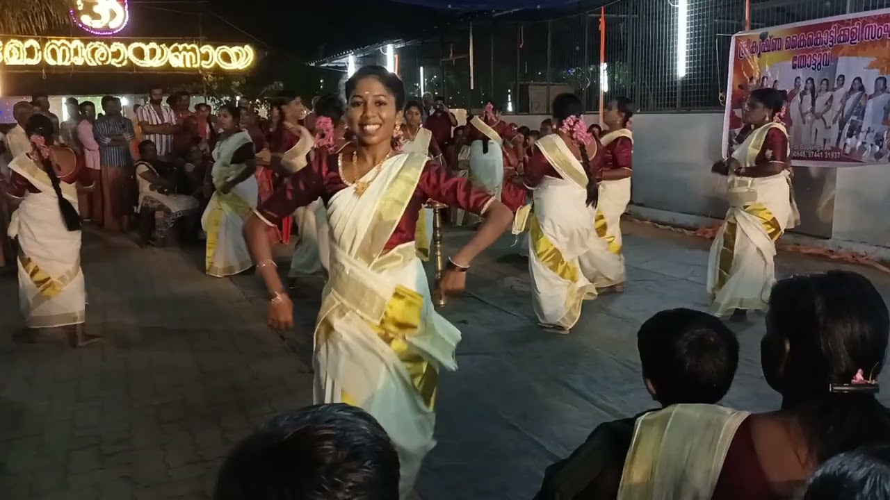 ഇതുപോലൊരു കൈ കൊട്ടിക്കളി അടുത്തെങ്ങും കണ്ടിട്ടില്ല....😊😊😊