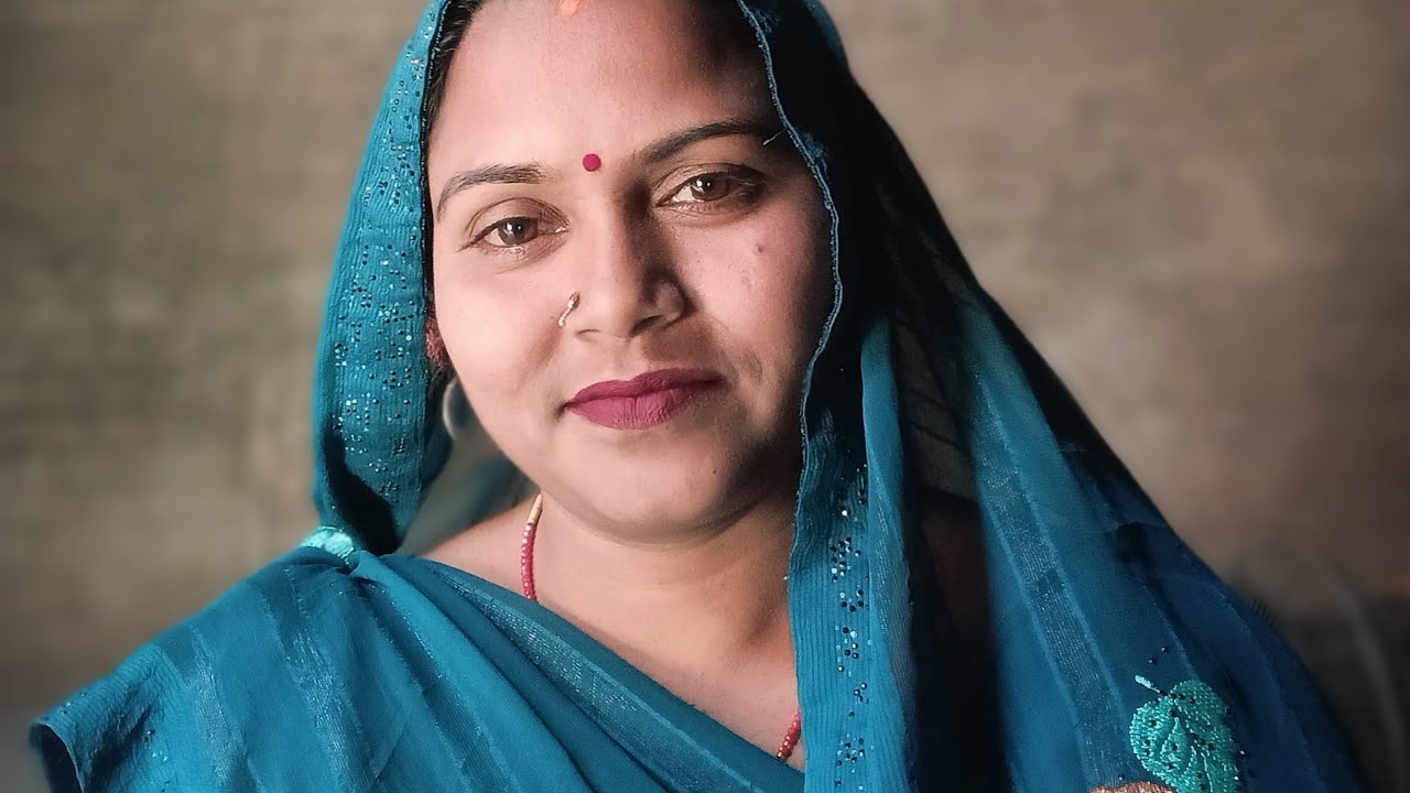 Rekha rajbhar is live sabhi log friend support jarur kijiye sabhi ko Radhe Radhe