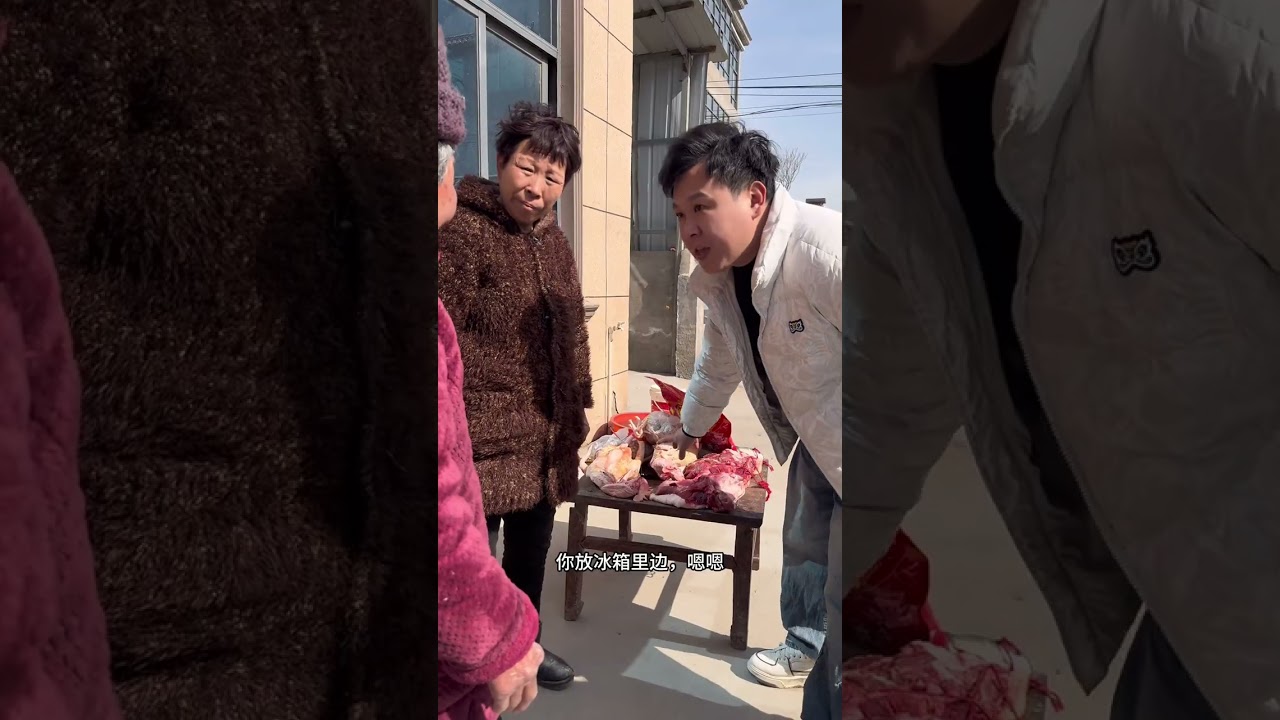 Celebrating New Year in the Countryside: Dongdong's Joy Unveiled