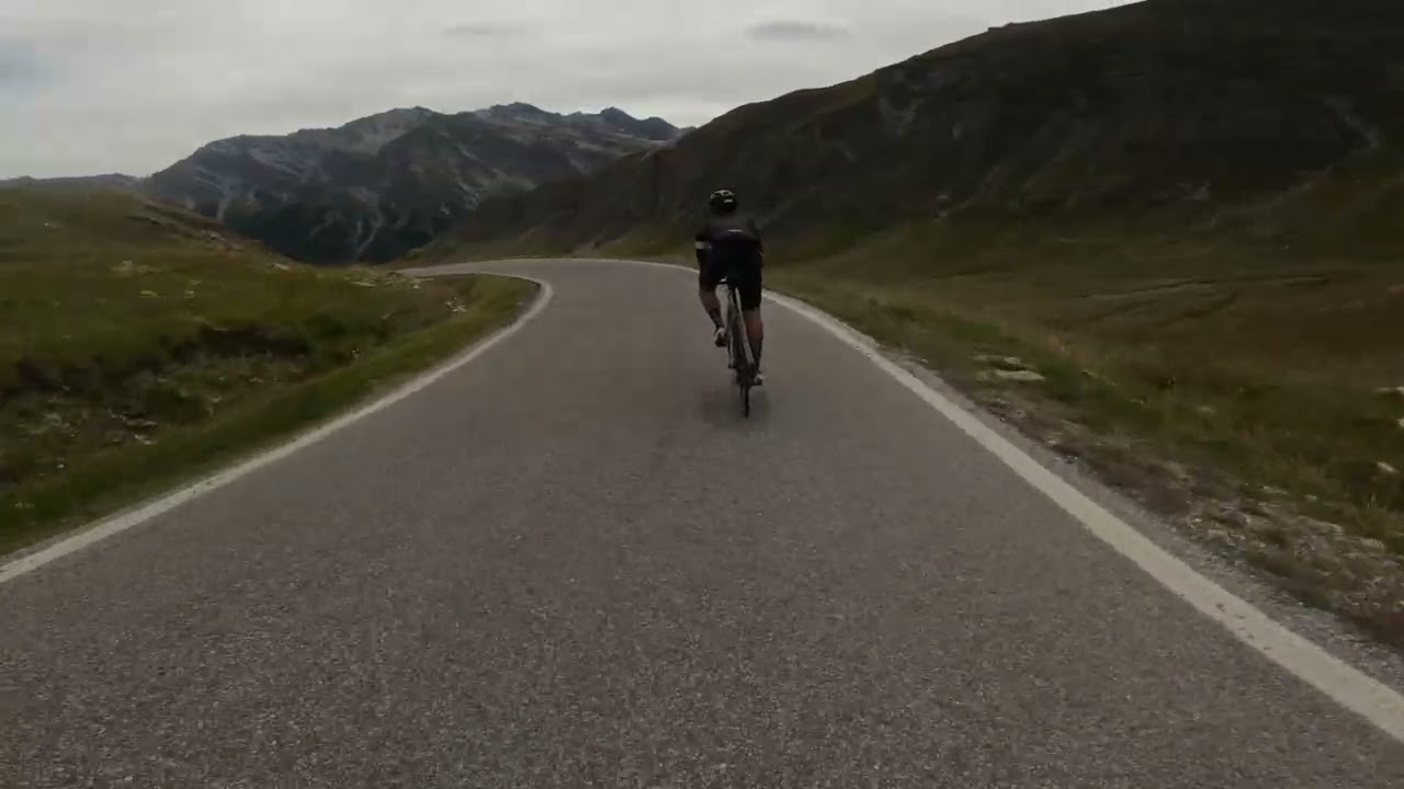 80 kph on sketchy Italian roads (passo dell'agnello, Italian side)