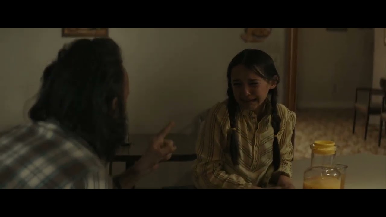 Gwen is punished by her dad/Gwen es castigada por su pap&aacute;/TheBlackPhone/scene 1080pHD