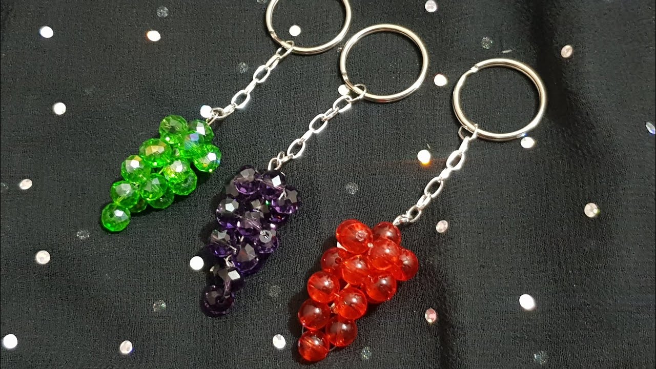 How to make keyrings. Beads, grapes.