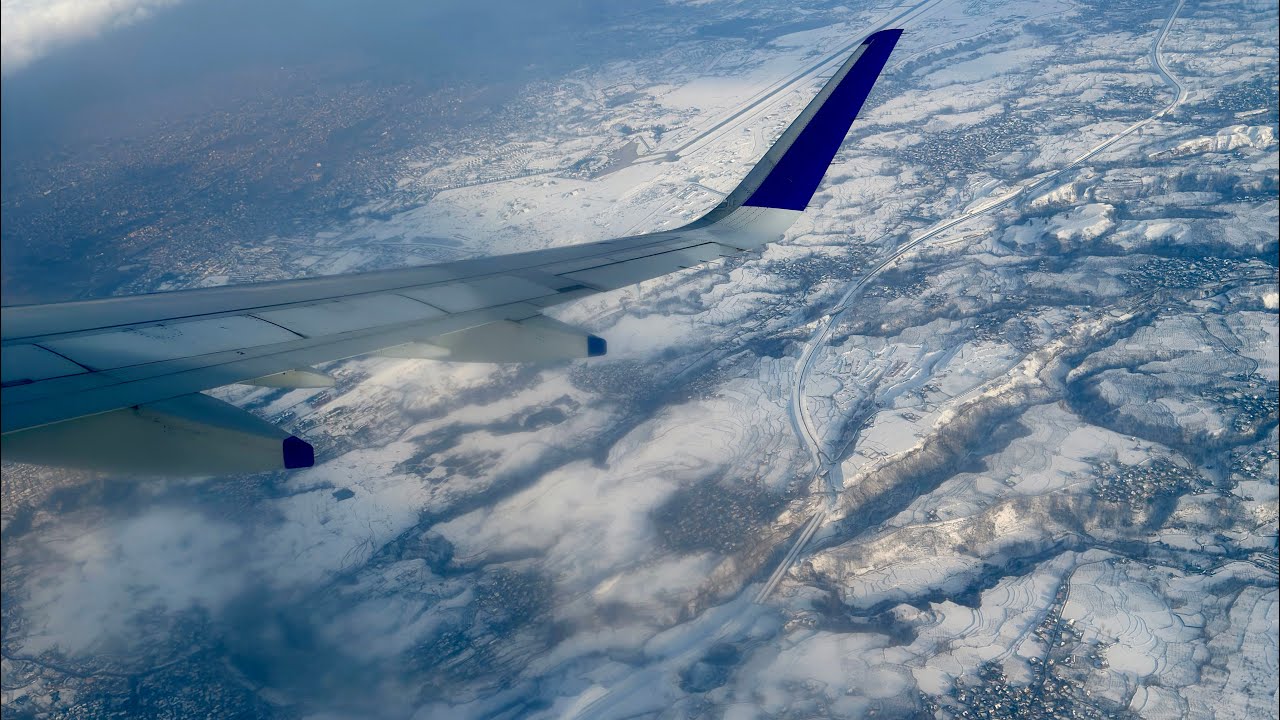 Ep- 1 Kashmir Pahuch Gaya ❄️☃️ | Delhi to Kashmir Vlog ❤️🧿 #kashmir #kashmirvlog #paradiseonearth 