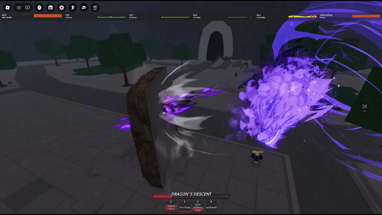 Pretending to be a Girl with Martial Artist in The Strongest Battlegrounds...