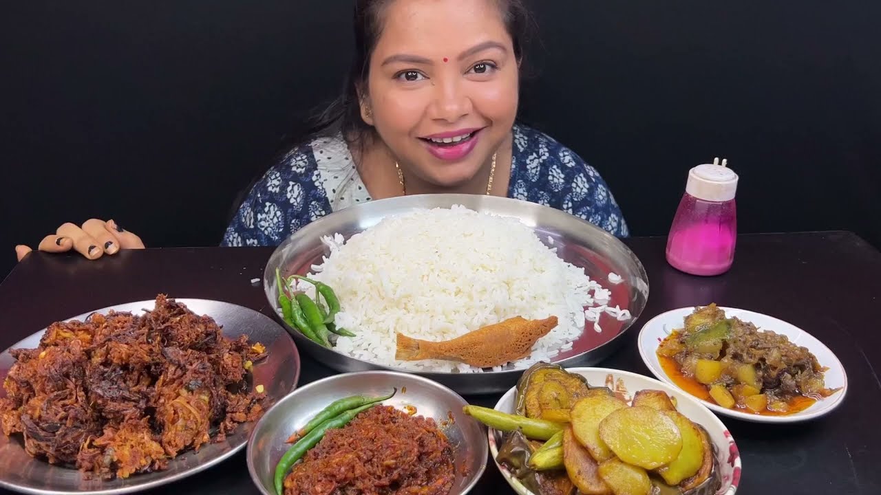 Bigbites, Eating Rice With Kucho Chingrir bora, Katla Macher Tel, Chingri Vaja, Alu, potol Vaja।।