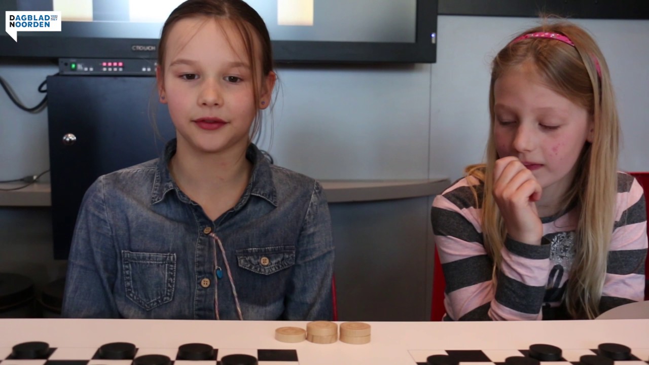 Dammen tegen wereldkampioen Roel Boomstra